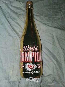 KC Chiefs world champions Superbowl Limited Edition Wine Bottle Gold Rare manos