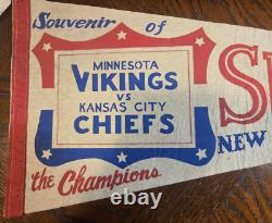 Super Bowl IV (4) Pennant Kansas City Chiefs vs Minnesota Vikings New Orleans
