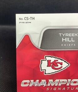 2020 Panini Spectra Tyreek Hill Signatures de Champion # /35 Chiefs Super Bowl
