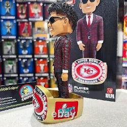 Cérémonie de remise de l'anneau du Super Bowl LVII de Patrick Mahomes des Kansas City Chiefs de la NFL en figurine.