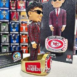 Cérémonie de remise de l'anneau du Super Bowl LVII de Patrick Mahomes des Kansas City Chiefs de la NFL en figurine.