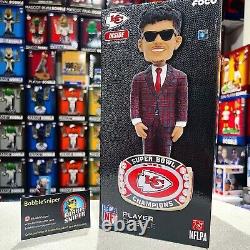 Cérémonie de remise de l'anneau du Super Bowl LVII de Patrick Mahomes des Kansas City Chiefs de la NFL en figurine.