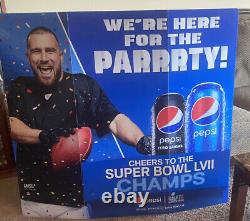 Champions du Super Bowl des KC Chiefs - Panneau publicitaire en plastique épais de 3 par 4 pieds avec Travis Kelce pour Pepsi.