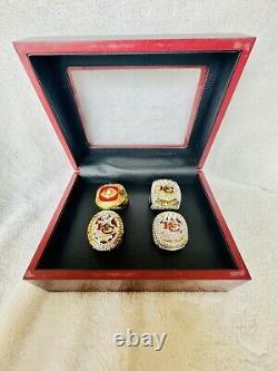 Ensemble complet de 4 bagues de championnat des Kansas City Chiefs dans une boîte