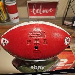 Kansas City Chiefs Commemorative Super Bowl LIV Signé par Travis Kelce Beckett