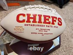 Kansas City Chiefs Team Signé Super Bowl Football Mahomets Kelce Hill Autographes