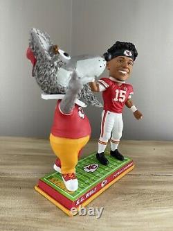 Patrick Mahomes & Kc Wolf Kansas City Chiefs High Five Mascot Bobblehead Nib