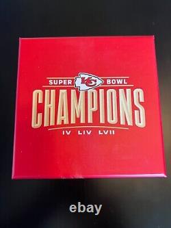 Poids de papier de l'anneau du Super Bowl offert aux détenteurs de billets de saison 2023 des Kansas City Chiefs
