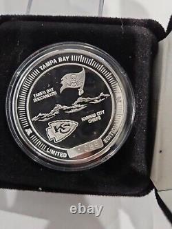 Super Bowl LV NFL 1 oz pièce de monnaie en argent à double face Buccaneers vs. Chiefs Faible tirage 2020