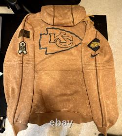 Sweat à capuche Nike Kansas City Chiefs Salute to Service 2023 pour homme, taille moyenne, de la collection Sideline.